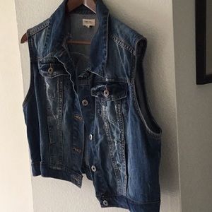 Juniors Plus Size Distressed Denim Vest